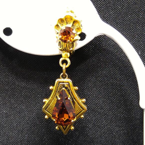 Vintage Topaz Rhinestone Clip Earrings, Teardrop Rhinestone, 1960s Jewelry - Picture 3 of 10